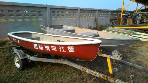 ขายเรือไฟเบอร์ จากญี่ปุ่น สภาพดังรูปเผื่อเอาไว้พาย ตกปลา