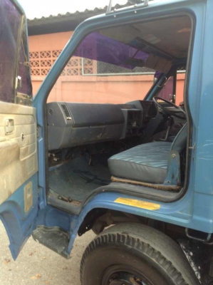 ขายรถ ISUZU NPR 6 ล้อดั๊ม ห้างแท้ ปี37  เครื่อง185 แรง ช่วงล่างใหญ่ เกียร์ใหญ่ ราคา 500,000 บาท