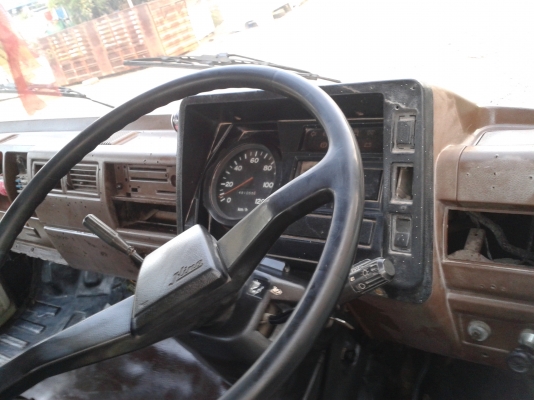 ขายKM779 เครื่่อง165แรงม้าเกียรร์HO8.2รอบ