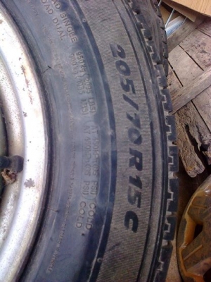 ล้อกะทะ15 5รูเน่าๆพร้อมยางปี10สภาพพร้อมใช้งานยังใช้ได้ยุ