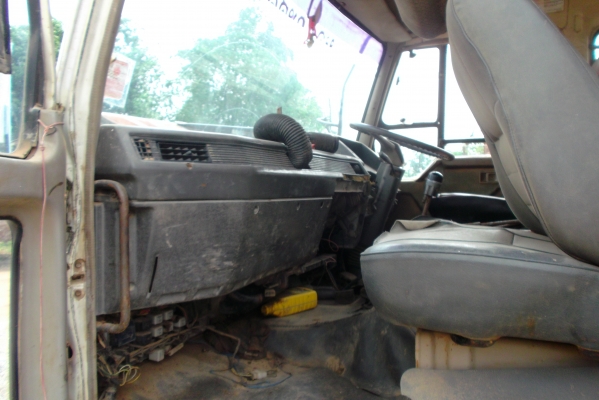 ขายด่วนรถสิบล้อหลงFN527TDชีL0215ดรั้มเครือง195แรงม้า