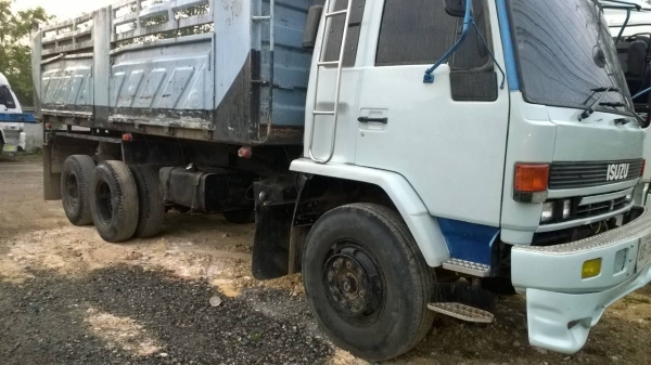 ขายดาวน์...ISUZU คัสซีจัมโบ้ วางเครื่อง240แรง เกียร์ฟุลเลอร้ เบรคทิฟฟี่...