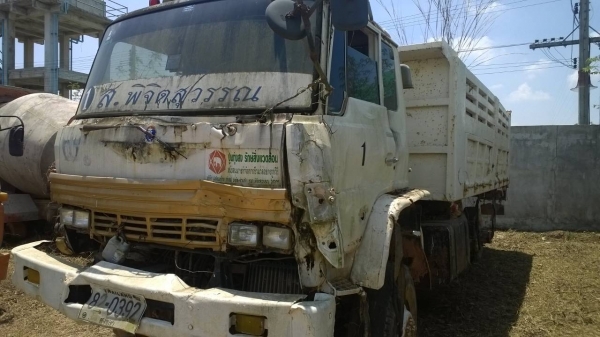 1้0ล้อดั้ม HINO 260แรง คัสซีZM303 วางเครื่องK13D เล่มพร้อม ม.79 เอาไปเก็บงานใหม่เลย...ขายตามสภาพ