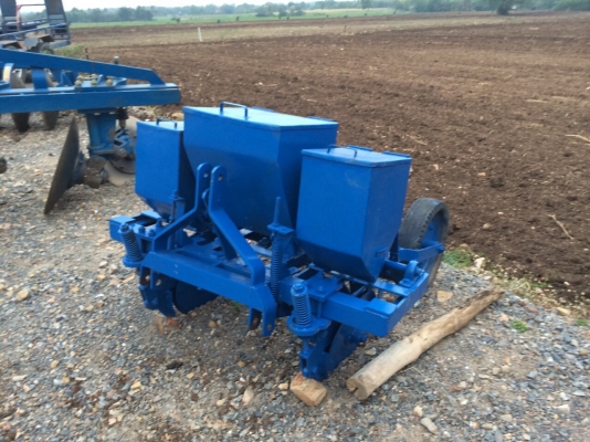 ขายเครื่องหยอดข้าวโพดแบบจานของพยับการช่างสภาพพร้อมใช้