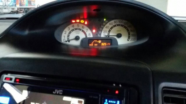 ขายด่วน เกียร์ auto" Toyota Vios สภาพดีเครื่องดี เดิมๆแม็กยางใหม่เอี่ยม