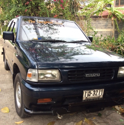 Isuzu Cameo ปี 95  สภาพ 80\% หน้า-หลังเดิม/เครื่องไม่มีไอ เฉลี่ย 1.80 บาท/กม./ ระบบคลัชใหม่ทั้งหมด/ ระบบเบรกใหม่หมด/ แอร์ใหม่ทั้งหมด/ วิทยุ-ซีดี ฟิล์ม สี ใหม่ทั้งหมด/ กันชนหน้า-หลังถอดได้ทุกชิ้น/ ยาง Michelin ปี 2013 85\% ราคา 175,000 บาท (พร้อมประกันภัยประ