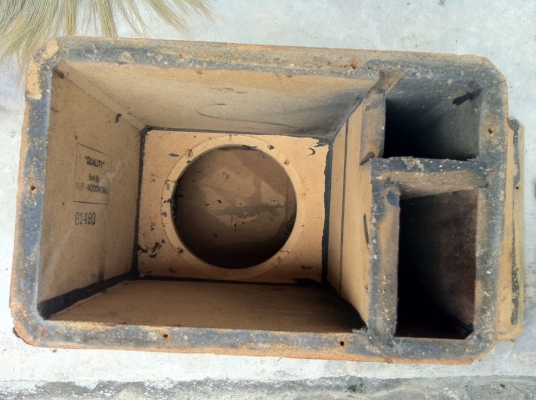 (ส่งพัสดุให้ คุณอุดร จ.สมุทรปราการ เรียบร้อยแล้ว ขอบคุณมากครับ) ขาย ตู้ซับสูตร เมดอิน USA ใช้ดอก 8 นิ้ว(ไม่มีดอก) เสียงดีมาก ขายตามสภาพ ตามรูป ราคาไม่รวมส่ง ต่อรองได้ สามพราน นครปฐม