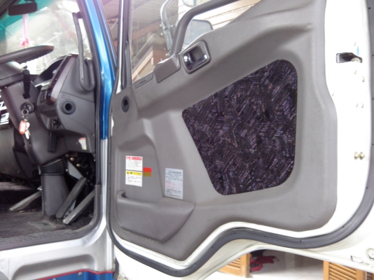 ต้องการขายรถเครน ยูโร 2 ปี 51 เพลาเดียว (พร้อมระบบลากลูก) ต้องการขายรถเครน ยูโร 2 ปี 51 เพลาเดียว (พร้อมระบบลากลูก)