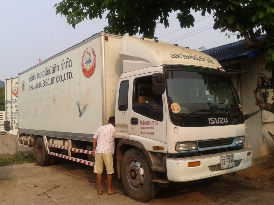 ขายด่วนรถ6ล้อDAGAเครือง195แรงรถตู้แห้ง4บานติดNGV7.5ม