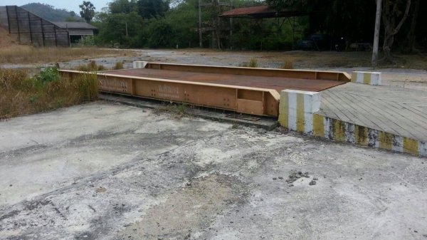 โรงงานหล่อแผ่นพื้น