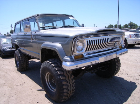 แลก/ขาย jeep wagoneer ทะเบียน อะไหล่ครบๆ  ราคาลดได้คับ