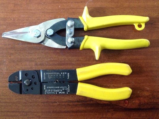 ขายกรรไกรตัดโลหะ พร้อมคีมปอกสายไฟ แพคคู่ ขายกรรไกรตัดโลหะ พร้อมคีมปอกสายไฟ แพคคู่