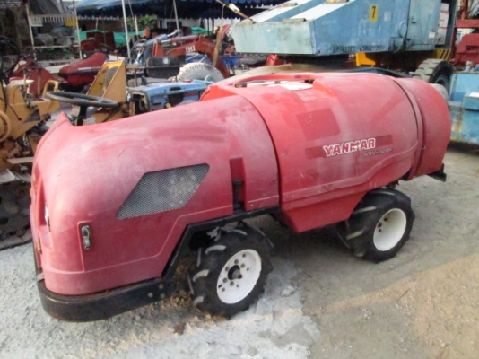 ขายถูกรถพ่นยาแบบนั่งขับ รหัส14001729YANMARรุ่นSSV-526ขับ4WDและ2WDขนาด500ลิตร