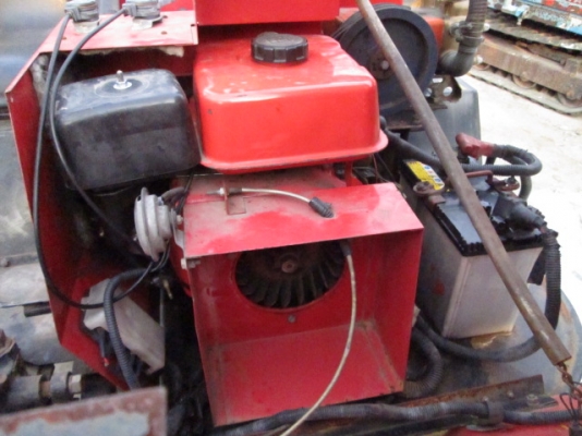 ขายถูกรถพ่นยาแบบนั่งขับ รหัส14001729YANMARรุ่นSSV-526ขับ4WDและ2WDขนาด500ลิตร