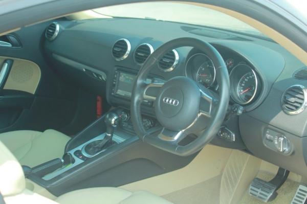 ขายด่วน Audi TT ปี 2007 รถมือเดียว สีดำ เกียร์ Auto