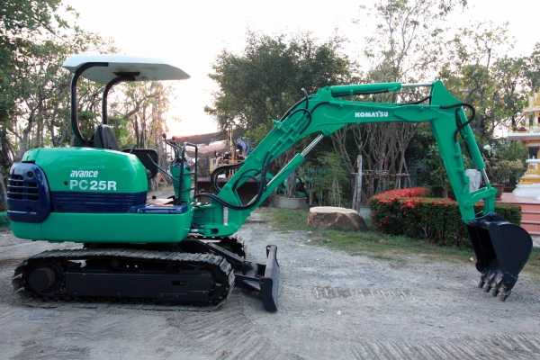 ขายรถขุดแม็กโค KOMATSU PC25R-8 รถเก่านอกแท้ๆ ไม่เคยผ่านการใช้งานในไทย มี VDO ทดลองขับให้ดู ติดต่อ 086-775-7900, 086-324-1992