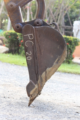 ขายรถขุดแม็คโคร KOMATSU PC20-6 นำเข้าจากญี่ปุ่น ติดต่อ 086-775-7900, 086-324-1992