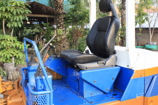 ขายรถขุดแม็คโคร KOMATSU PC20-6 นำเข้าจากญี่ปุ่น ติดต่อ 086-775-7900, 086-324-1992