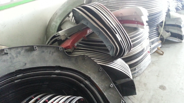 ขายคิ้วขอบล้อวีโก้ของแท้ 4 ชิ้น ขายคิ้วขอบล้อวีโก้ของแท้ 4 ชิ้น