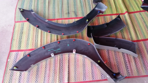 ขายคิ้วขอบล้อวีโก้ของแท้ 4 ชิ้น ขายคิ้วขอบล้อวีโก้ของแท้ 4 ชิ้น