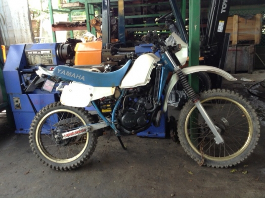 +++ ขายรถมอเตอร์ไซ์ ยี่ห้อ YAMAHA DT200  พร้อมเล่มทะเบียน  ทะเบียน กมจ 234  กทม.  สนใจรายละเอียดโทร. 081-659-7598 +++