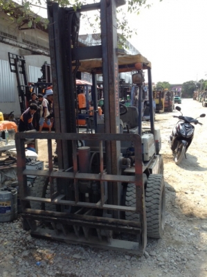 +++ ขายรถโฟล์คลิฟท์ KOMATSU  FD30-11 (รถนอกนำเข้า ) เครื่องยนต์ดีเซล  เสา 4 เมตร ฮิ้งค์โฟล์ค  งากระดก  เกียร์ธรรมดา  ล้อหน้าคู่ *** สนใจรายละเอียดโทร.คุยได้ครับ 081-659-7598 ***