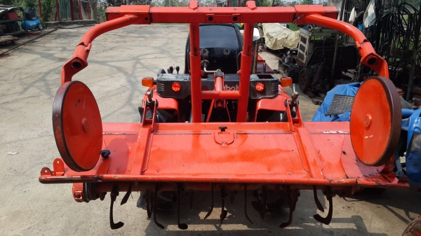 รถพรวนดิน