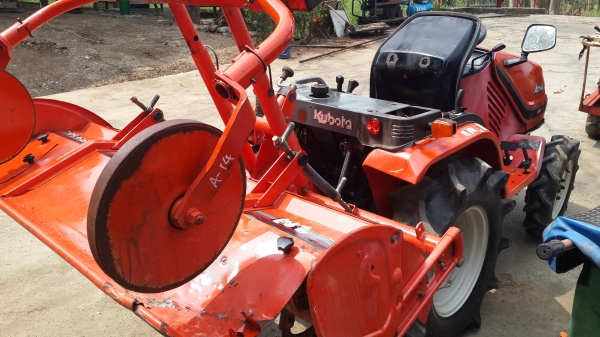 รถพรวนดิน