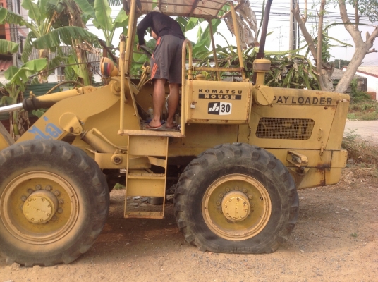 รถตัก KOMATSU JH30