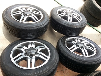 ขายล้อแม็กISUZU D-max HI -lander ขอบ 16 พร้อมยางปี12 1 ชุด