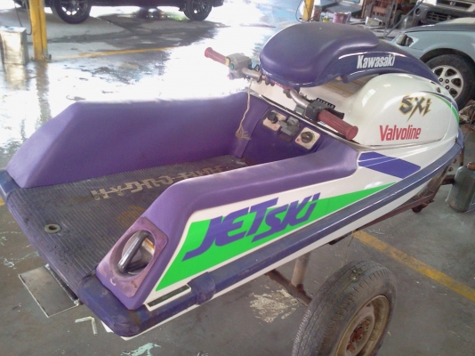 ต้องการขายเจ็สกียืน ยี่ห้อคาวาซากิ 750 เครื่องดี มาทดลองขับได้ ต้องการขายเจ็สกียืน ยี่ห้อคาวาซากิ 750 เครื่องดี มาทดลองขับได้