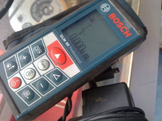 ขาย เครื่องวัดระยะ เเสงเรเซอร์ BOSCH ราคาถูกครับ