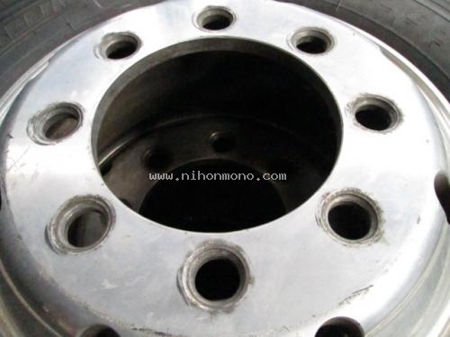 ขายถูกยางใหญ่พร้อมแม๊ก245/70R19.5จากญี่ปุ่นสภาพดอกเต็ม..ถอดจากรถบรรทุกยี่ปุ่น