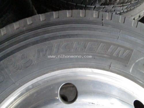 ขายถูกยางใหญ่พร้อมแม๊ก245/70R19.5จากญี่ปุ่นสภาพดอกเต็ม..ถอดจากรถบรรทุกยี่ปุ่น