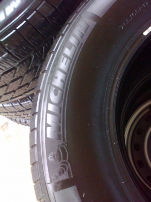 ยางป่าวมิชลิน26565R17ปี2512ดอกสวยหน้านิ่มๆวิ่งแล้ว18000โล ยางป่าวมิชลิน26565R17ปี2512ดอกสวยหน้านิ่มๆวิ่งแล้ว18000โล