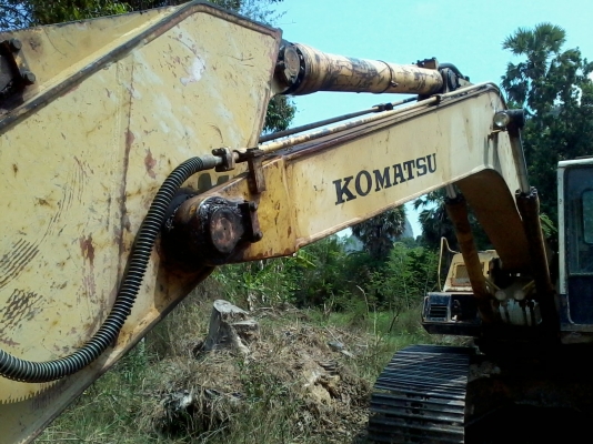 โคมัสสุ PC 200 รุ่น 5 ระบบไฟฟ้า พร้อมใช้งาน โคมัสสุ PC 200 รุ่น 5 ระบบไฟฟ้า พร้อมใช้งาน