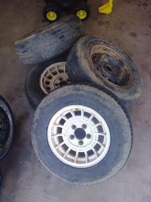 ล้อแม็กซ์14 5รูสภาพดี3วงกระทะ1วงพร้อมยางเน่าๆยังใช้ได้ดอกไม่มีแล้ว ล้อแม็กซ์14 5รูสภาพดี3วงกระทะ1วงพร้อมยางเน่าๆยังใช้ได้ดอกไม่มีแล้ว