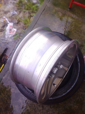 แม้็กซ์เดิมโตโยไทเกอร์ขอบ15ไม่มีซ่อมทำสีใหม่ไม่เสร็จ