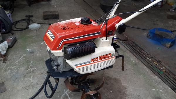 รถพรวนดิน