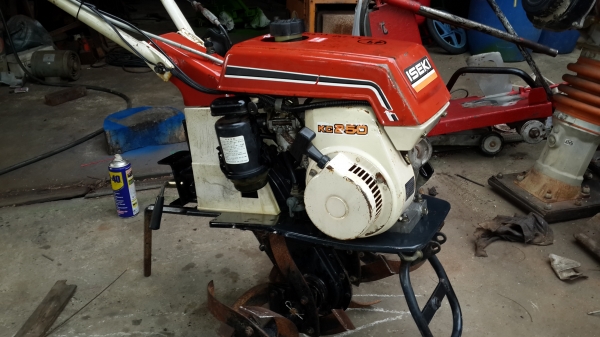 รถพรวนดิน