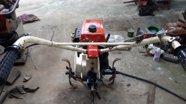 รถพรวนดิน