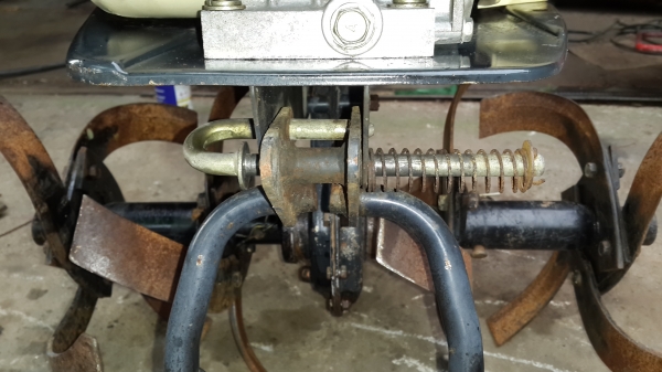 รถพรวนดิน