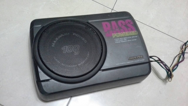 Sub Box Alpine วางใต้เบาะ เสียงตึบๆ