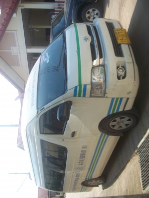 รถตู้โดยสารสาธารณะพร้อมเส้นทาง