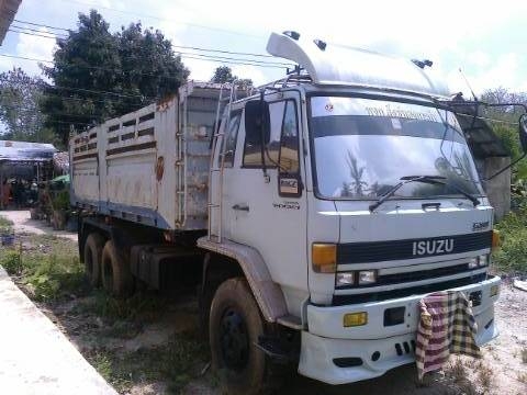 ISUZU FXZ23 240แรงนางฟ้าแท้ๆรถดี ดั้มสวยใช้ได้ เครื่องสวยคัสซีสวย พร้อมใช้.....