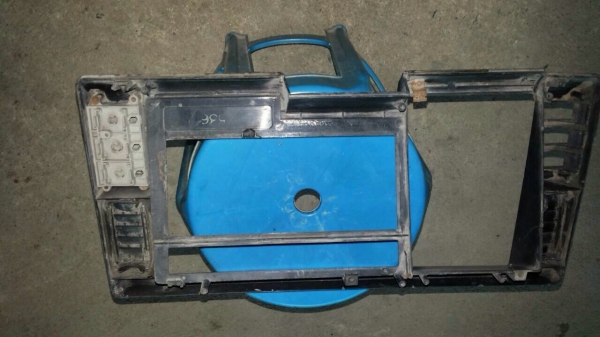 กล่องไฟอีซุซุร๊อกกี้ด้านซ้ายกับฝาเก๊คอนโซนพร้อมตัวครอบเรือนไมค