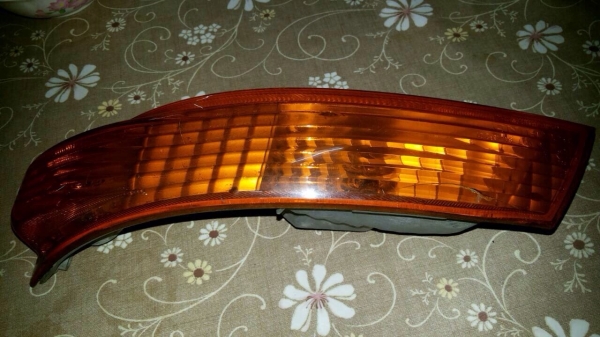 ไฟหน้าอีซุซุเดสก้าแท้กับไฟเลี้ยวฮีโน่ดูโทข้างซ้าบ ไฟหน้าอีซุซุเดสก้าแท้กับไฟเลี้ยวฮีโน่ดูโทข้างซ้าบ