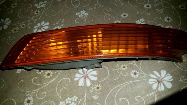 ไฟหน้าอีซุซุเดสก้าแท้กับไฟเลี้ยวฮีโน่ดูโทข้างซ้าบ ไฟหน้าอีซุซุเดสก้าแท้กับไฟเลี้ยวฮีโน่ดูโทข้างซ้าบ