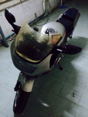 ขาย vfr 400 nc24 เดิมๆจากญี่ปุ่นเลย เอกสารสำเนาทะเบียนแท้+ใบซื้อขาย มี พรบ. แต่ภาษีขาดตั้งแต่25 เมษายน ปี55  ขี่ได้อย่างเดียวไปได้ทั่วประเทศไม่โดนจับหรือโดนยึดแน่นอน " นอกนั้นตามรูปทุกอย่าง ราคา 43,888 บาท ต่อลองได้ครับ สอบถามที่เบอร์ 092-6429114 ตลอ