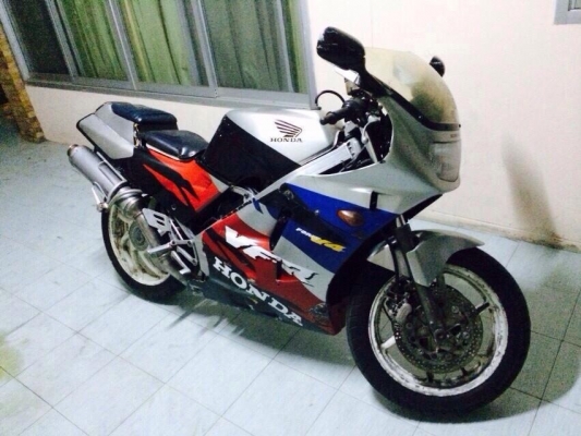 ขาย vfr 400 nc24 เดิมๆจากญี่ปุ่นเลย เอกสารสำเนาทะเบียนแท้+ใบซื้อขาย มี พรบ. แต่ภาษีขาดตั้งแต่25 เมษายน ปี55  ขี่ได้อย่างเดียวไปได้ทั่วประเทศไม่โดนจับหรือโดนยึดแน่นอน " นอกนั้นตามรูปทุกอย่าง ราคา 43,888 บาท ต่อลองได้ครับ สอบถามที่เบอร์ 092-6429114 ตลอ